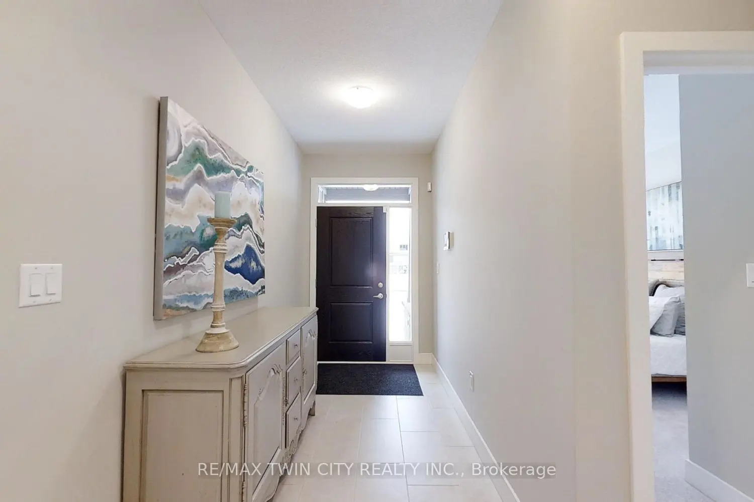 668 Chelton Road photo 2