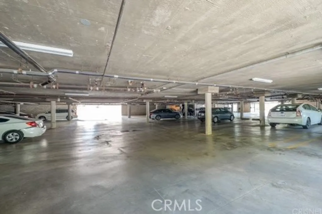 Additional image 3 of 14560 Clark St Unit 102, Sherman Oaks, CA 91411