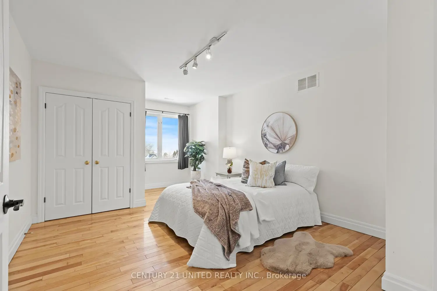 Additional image 13 of 882 Danforth Place