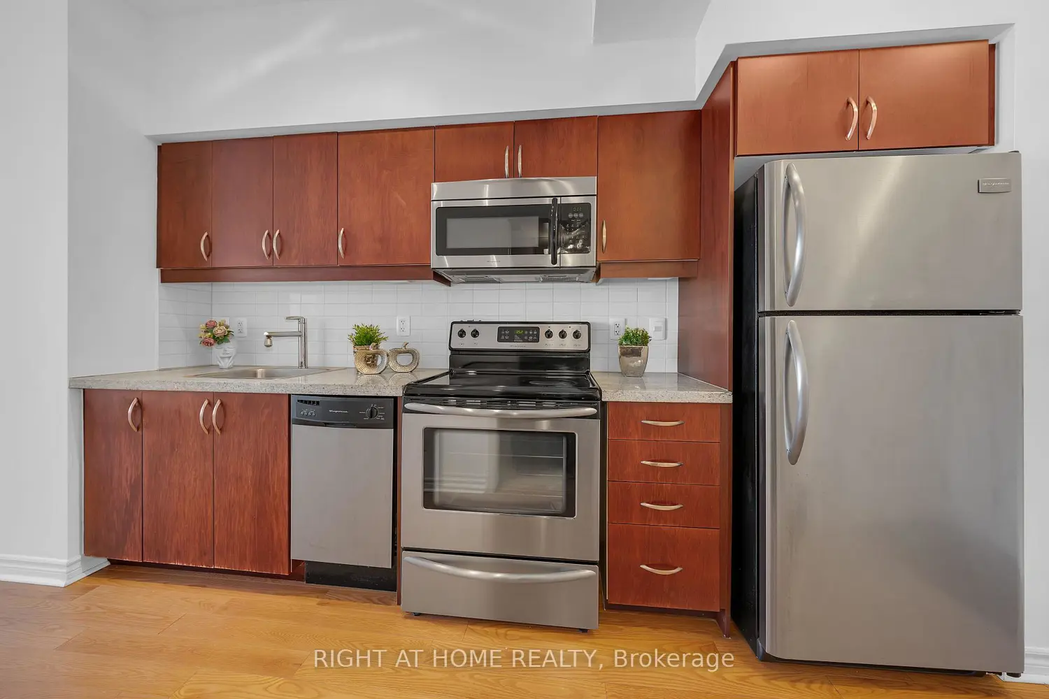 Additional image 14 of 2885 Bayview Avenue 1003