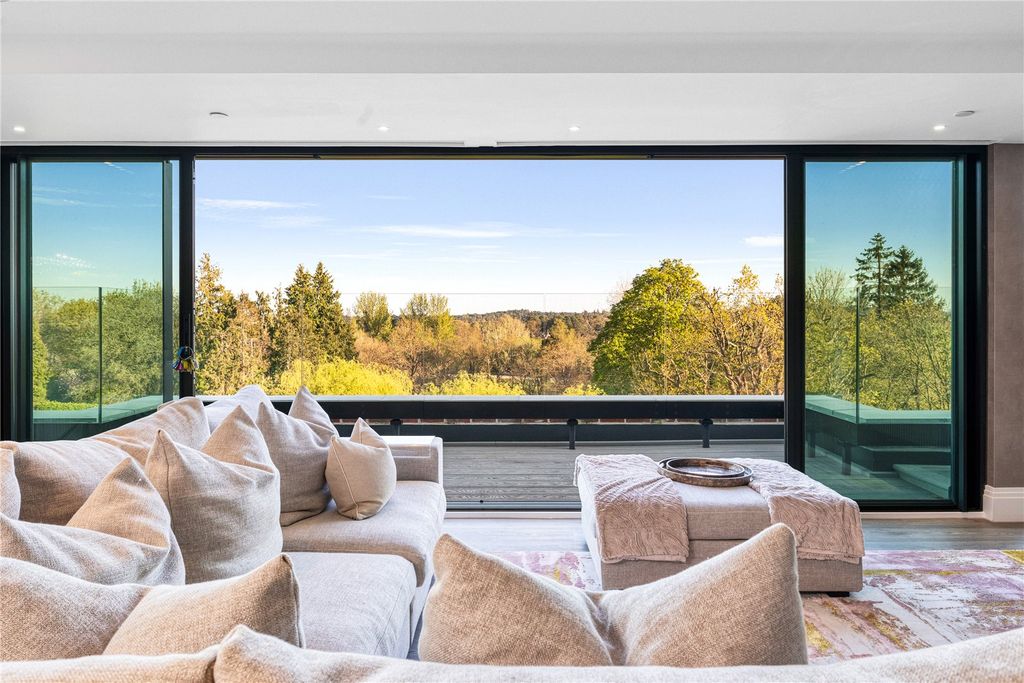 Additional image 21 of 6 bed detached house for saleCharters Gate, Ascot, Berkshire SL5
