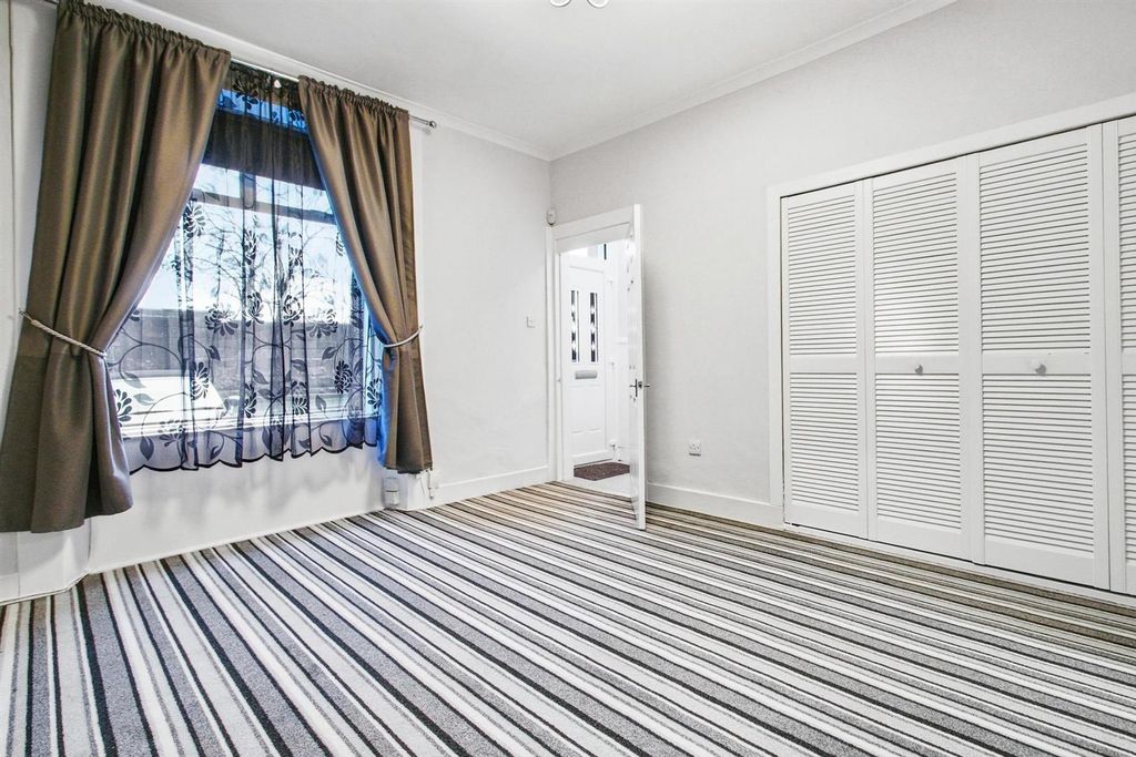 Additional image 2 of 1 bed flat for saleWilson Street, Alexandria G83