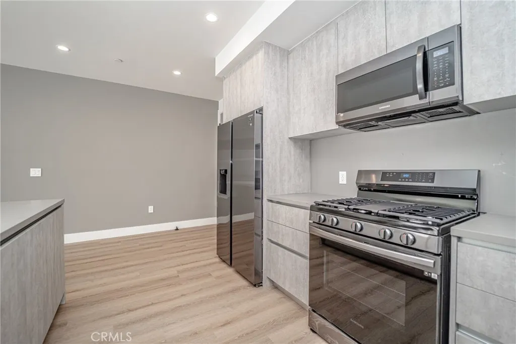 Additional image 5 of 2828 London Street Unit 206, Los Angeles, CA 90026