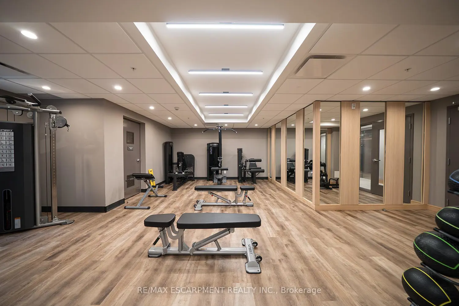 Additional image 12 of 34 Norman Street 502