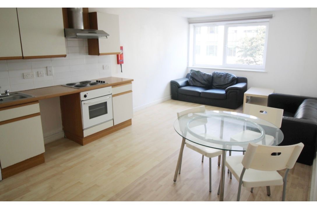 Additional image 2 of Room in a Shared Flat, Clarendon Road, LS2, N1 7GU