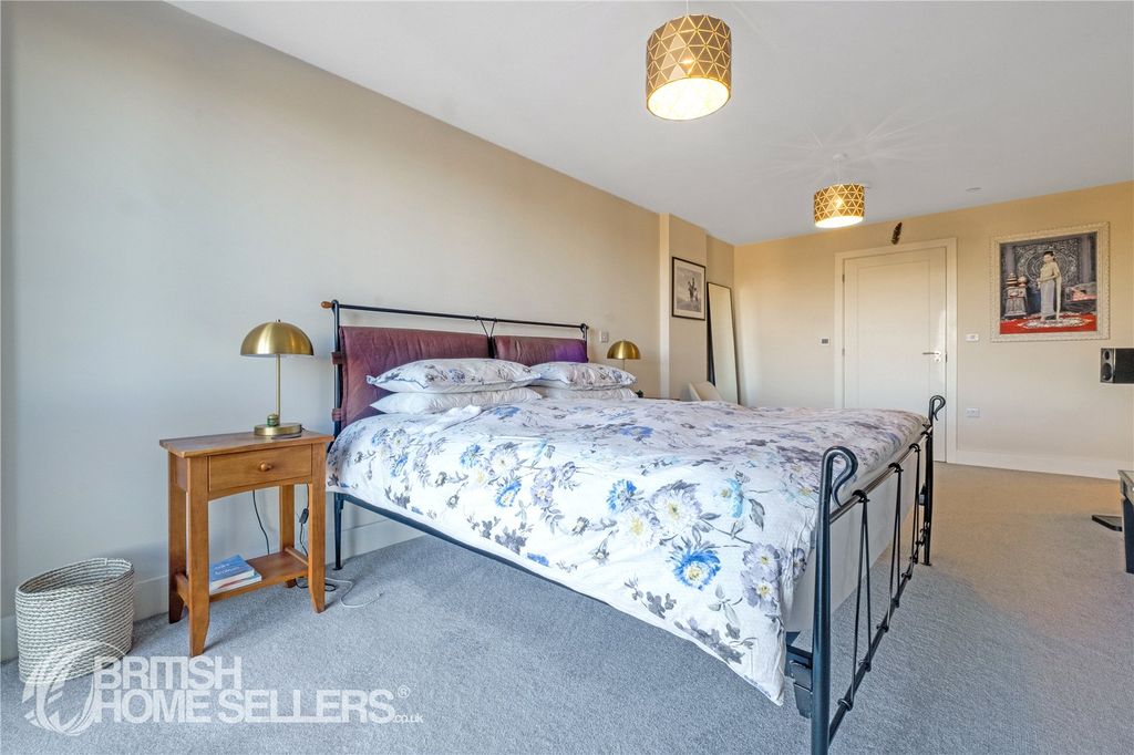 Additional image 9 of 3 bed flat for saleWest Parade, Worthing, West Sussex BN11