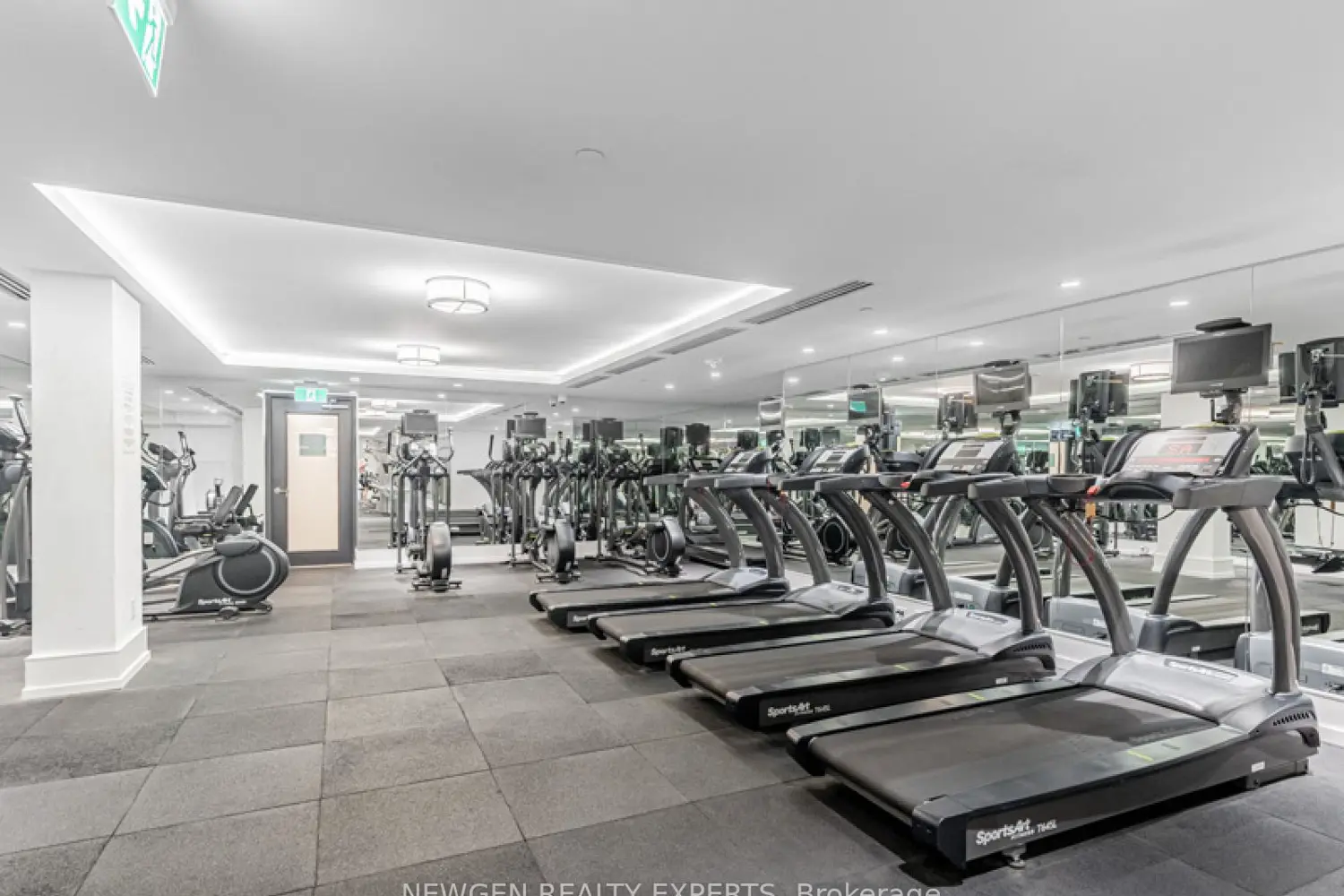Additional image 19 of 955 Bay Street 208