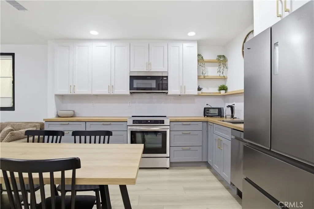 Additional image 6 of 5209 Avenida Oriente Street, Tarzana, CA 91356