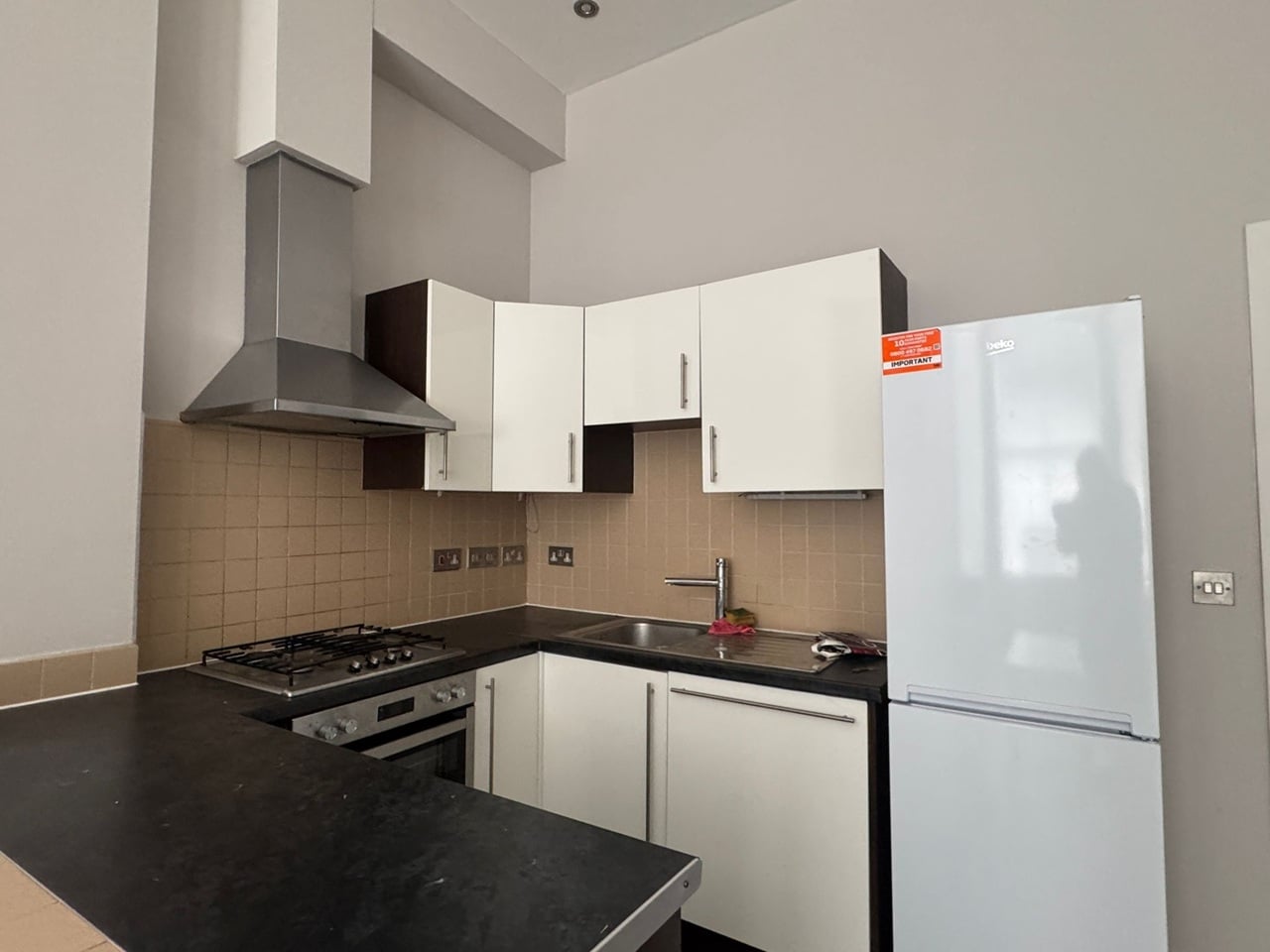 Additional image 3 of 2 Bed Flat, West Cromwell Road, SW5, N1 7GU