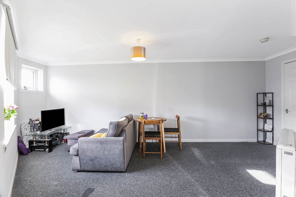 Additional image 5 of 2 bed flat for saleGlasgow Road, West Dunbartonshire, Clydebank G81