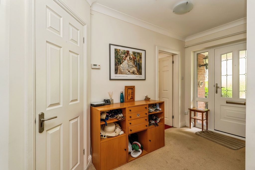 Additional image 20 of 5 bed detached house for saleCrofton Close, Southampton, Hampshire SO17