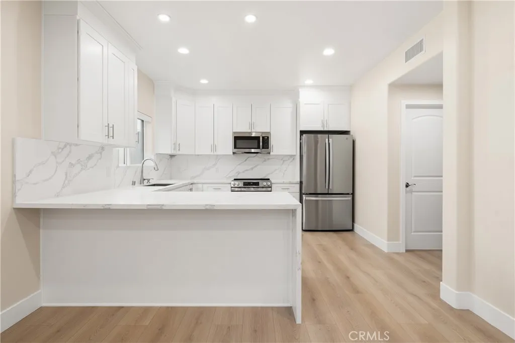 Additional image 13 of 19953 Lassen Street, Chatsworth, CA 91311