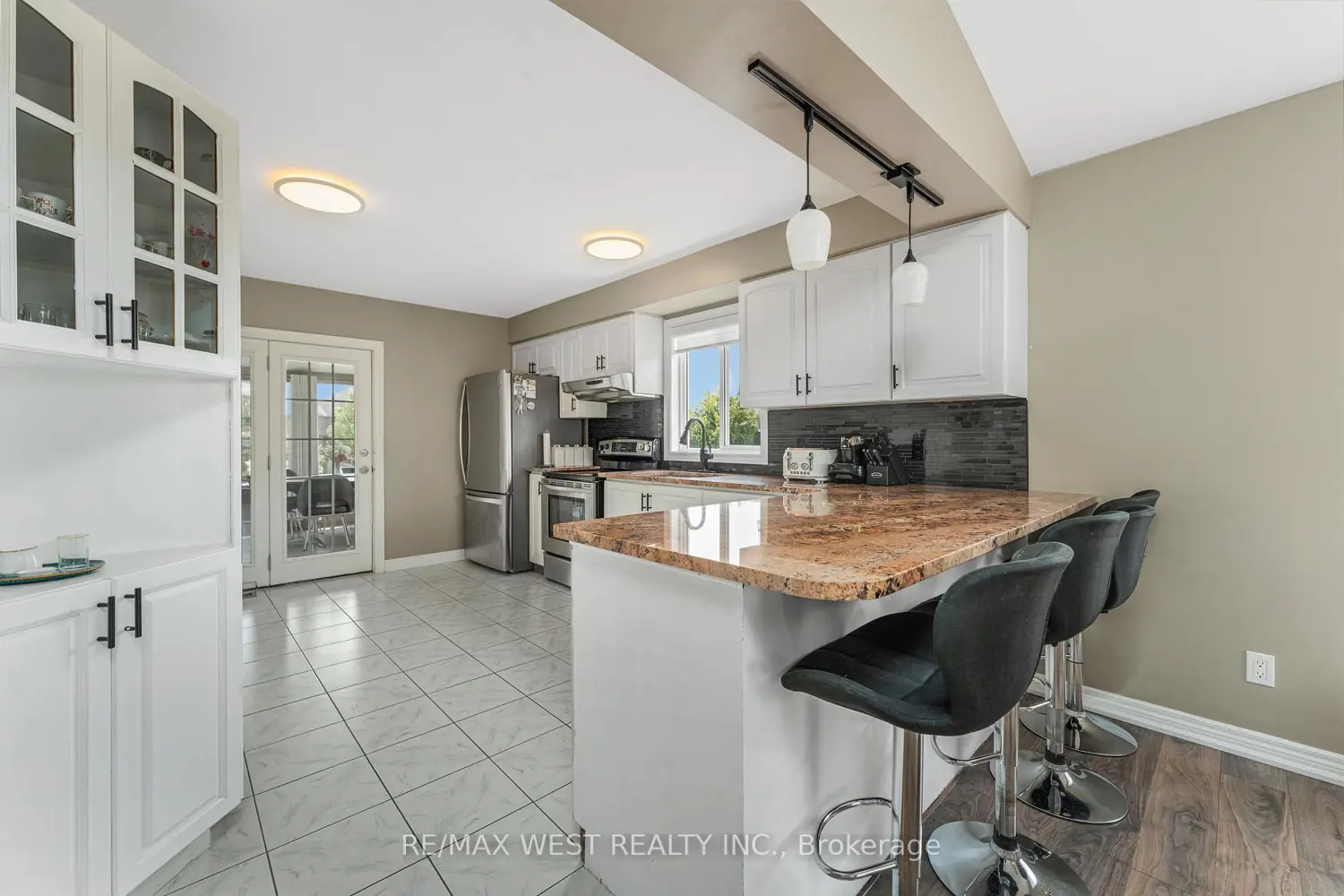 Additional image 11 of 11143 Ancona Crescent