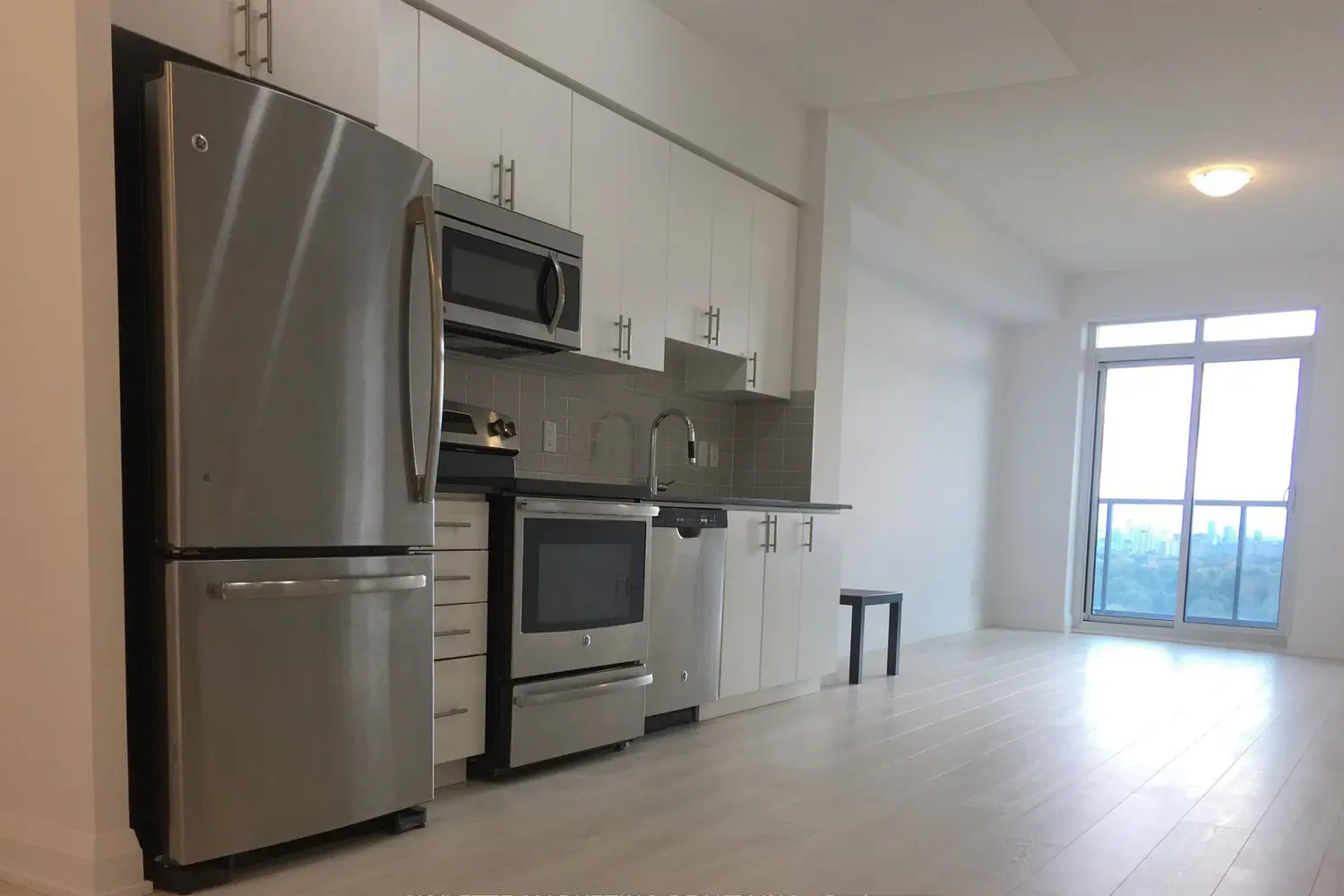 Additional image 6 of 7161 Yonge Street 1427