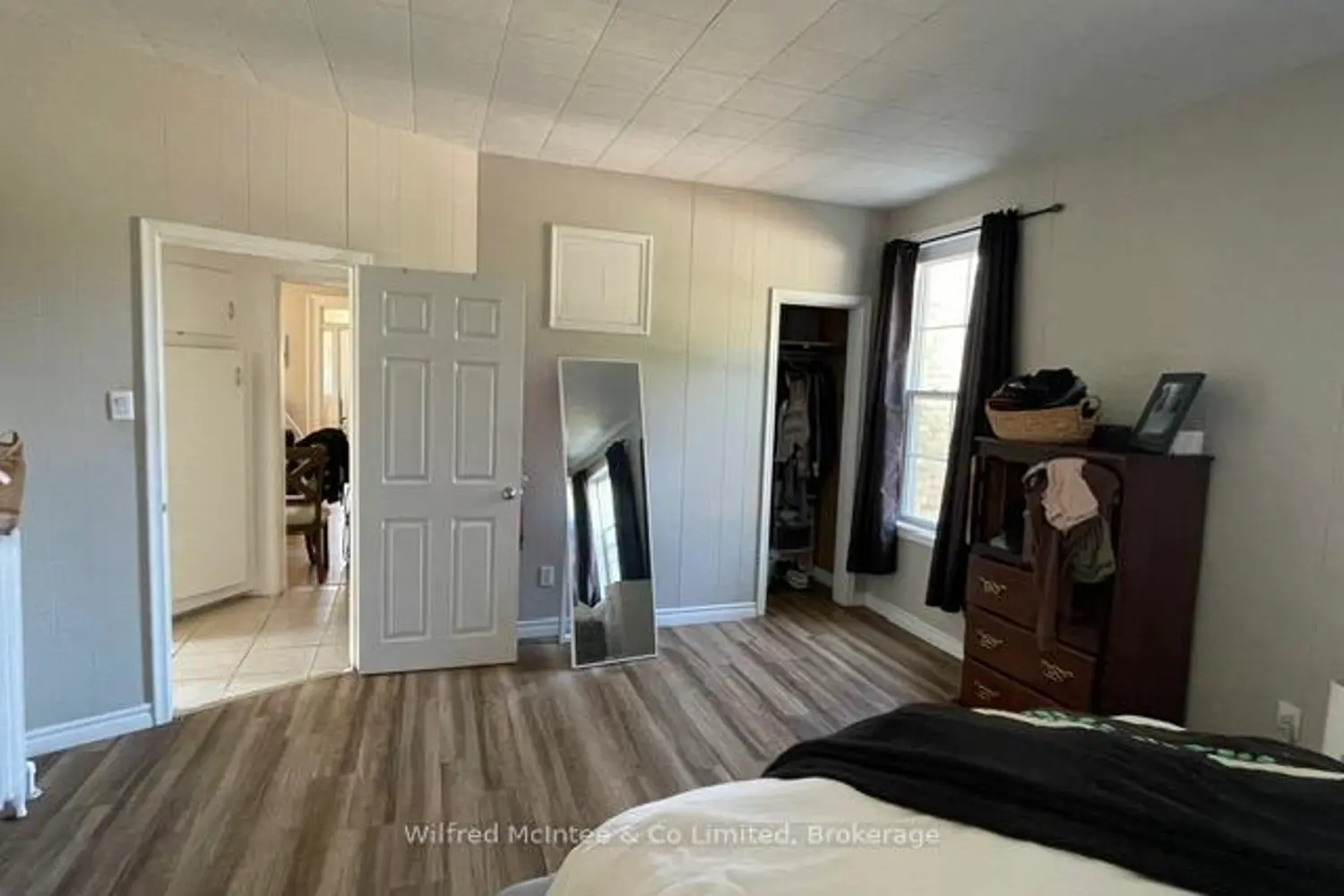 Additional image 5 of 433 Broadway Street