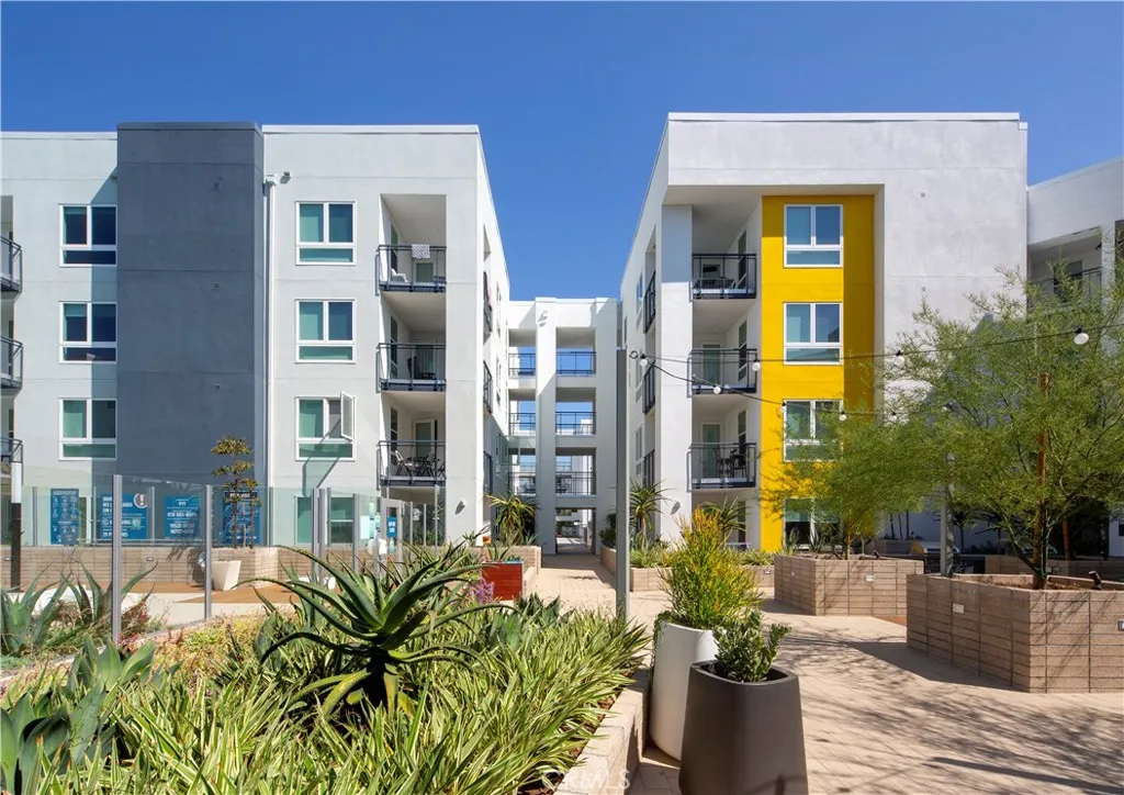 Additional image 7 of 19525 Nordhoff Street Unit 25-110, Northridge, CA 91324