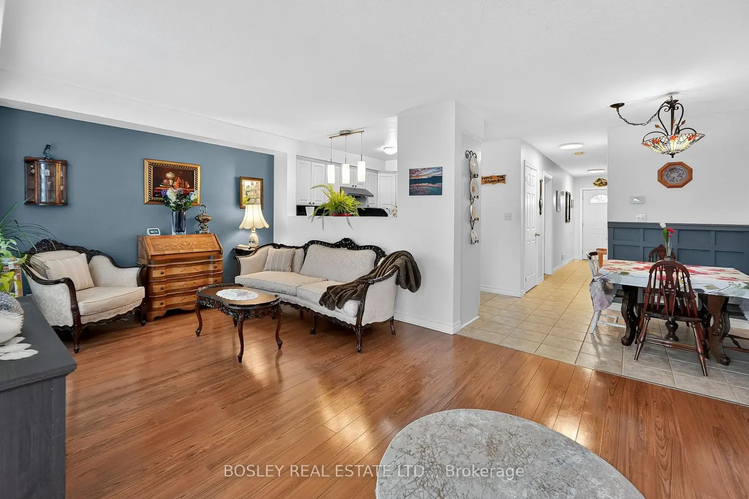 6263 Valley Way 10 photo 4