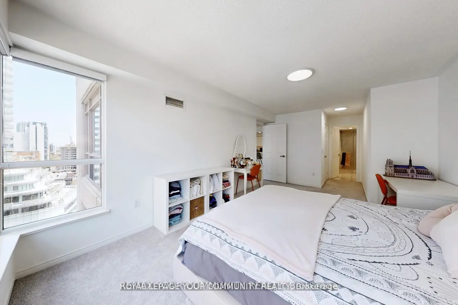Additional image 14 of 909 Bay Street 1609