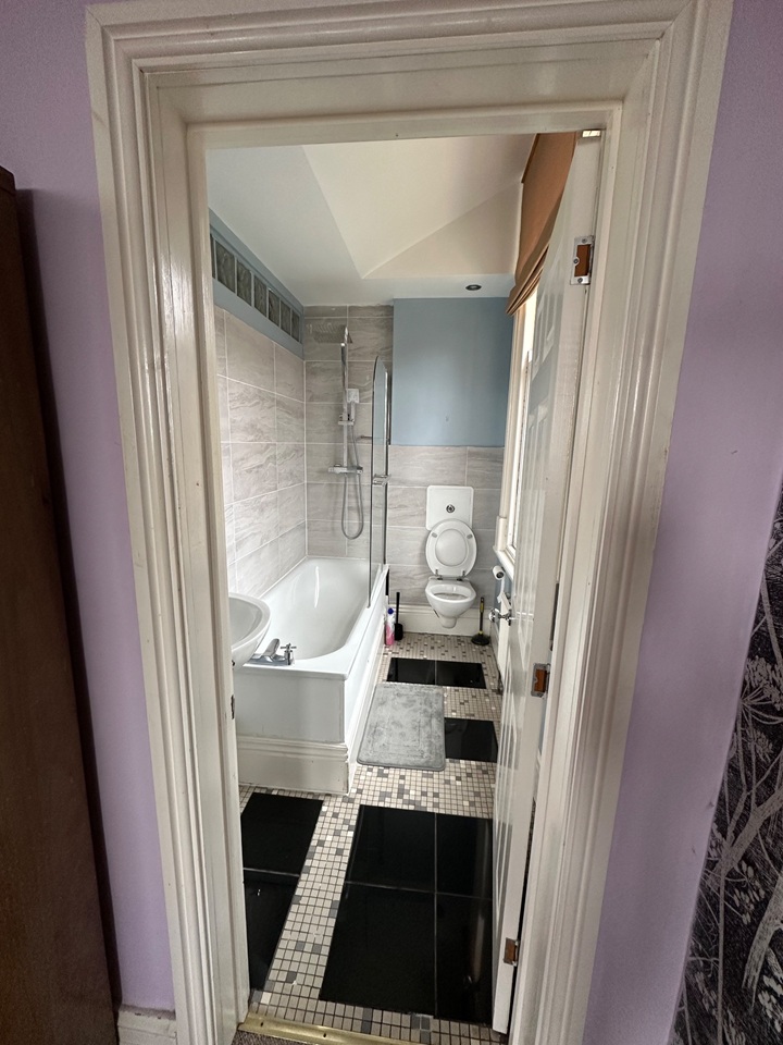 Additional image 9 of Room in a Shared Flat, Hyde Terrace, LS2, N1 7GU