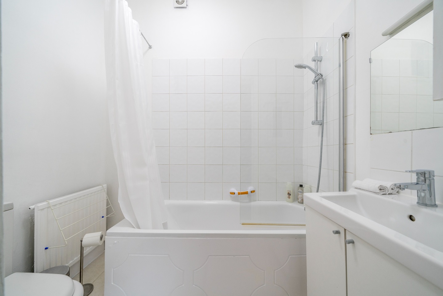 Additional image 10 of 2 Bed Flat, Warwick Road, SW5, N1 7GU