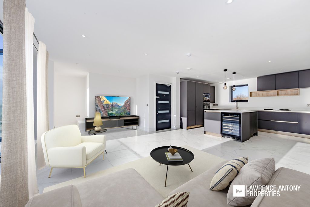 Additional image 6 of 2 bed penthouse for saleGrand Parade, Leigh-On-Sea SS9