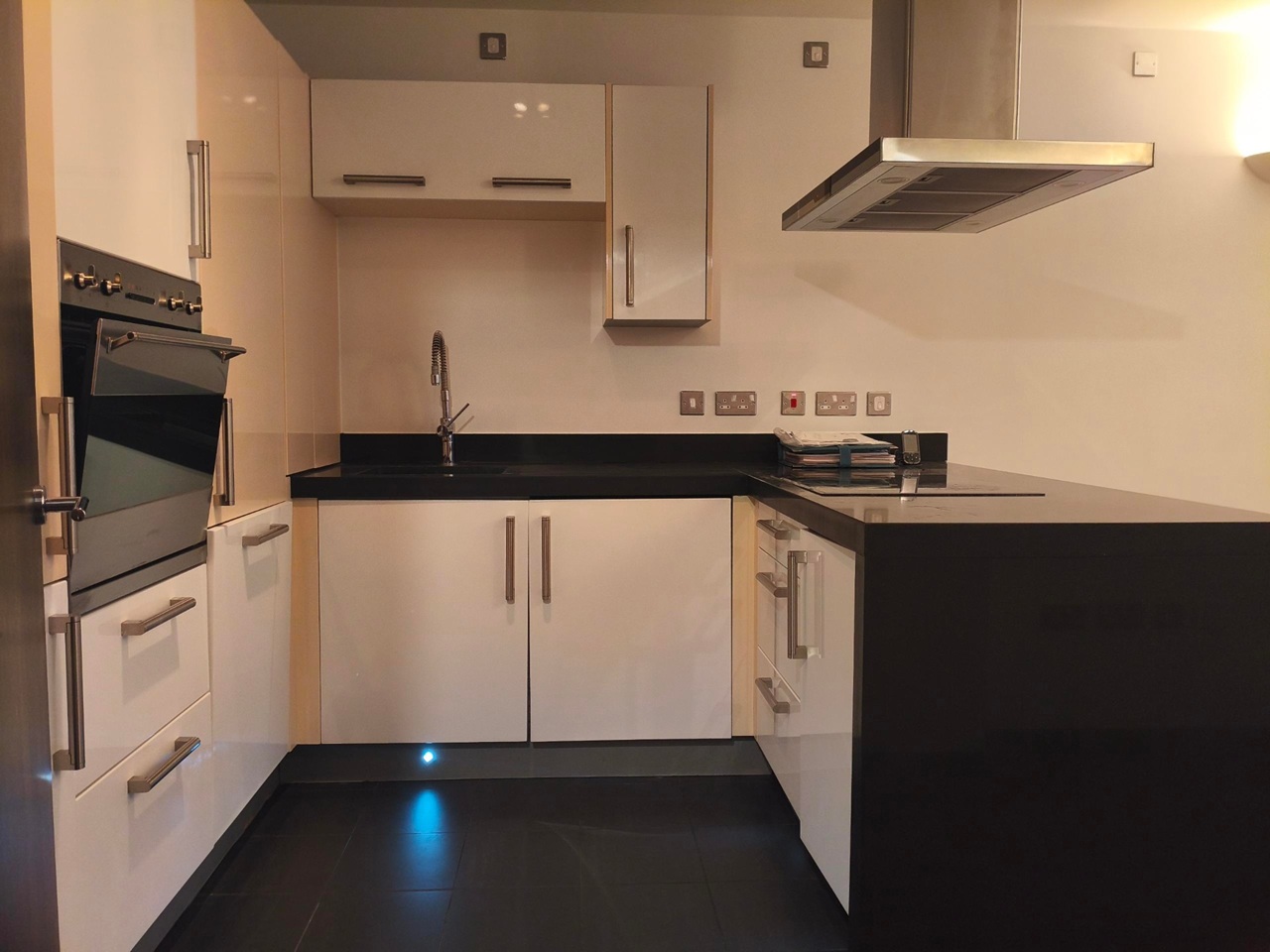 Additional image 3 of 1 Bed Flat, Bridges Court Road, SW11, N1 7GU