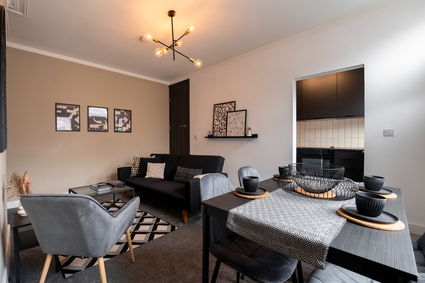 2 Bed Terraced House, Autumn Place, LS6, N1 7GU