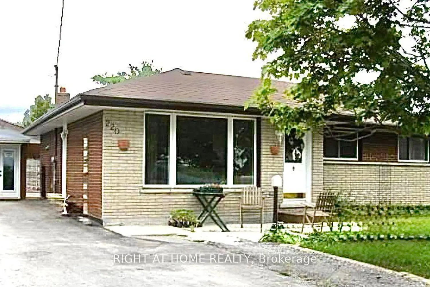 220 King Street, Kawartha Lakes