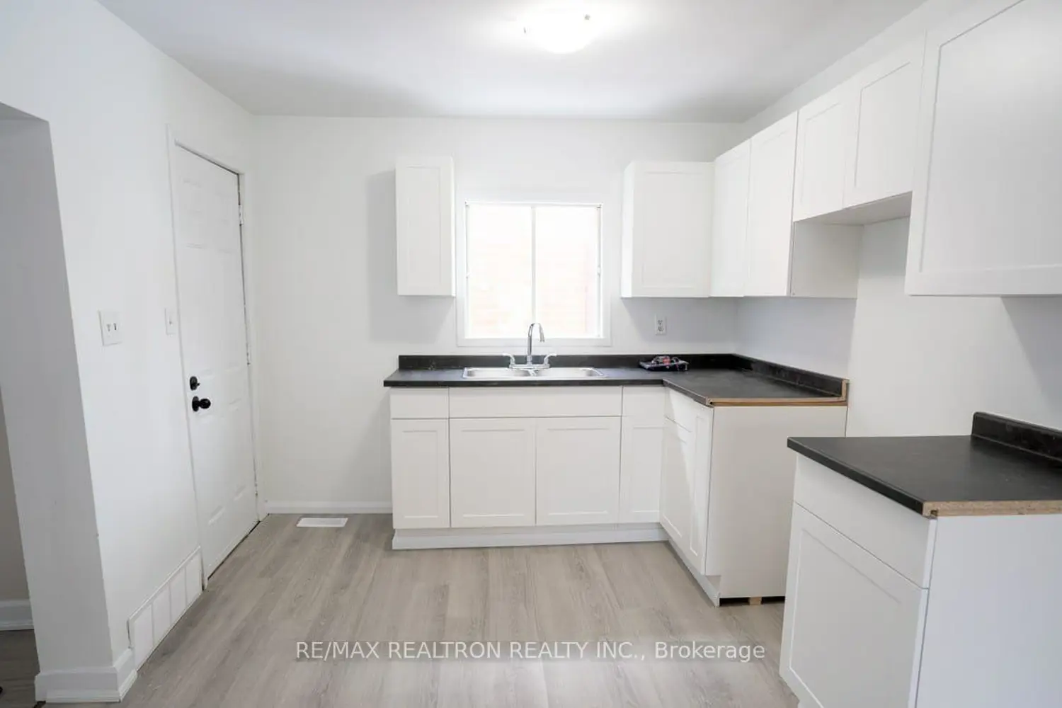 Additional image 3 of 6247 Taylor Street