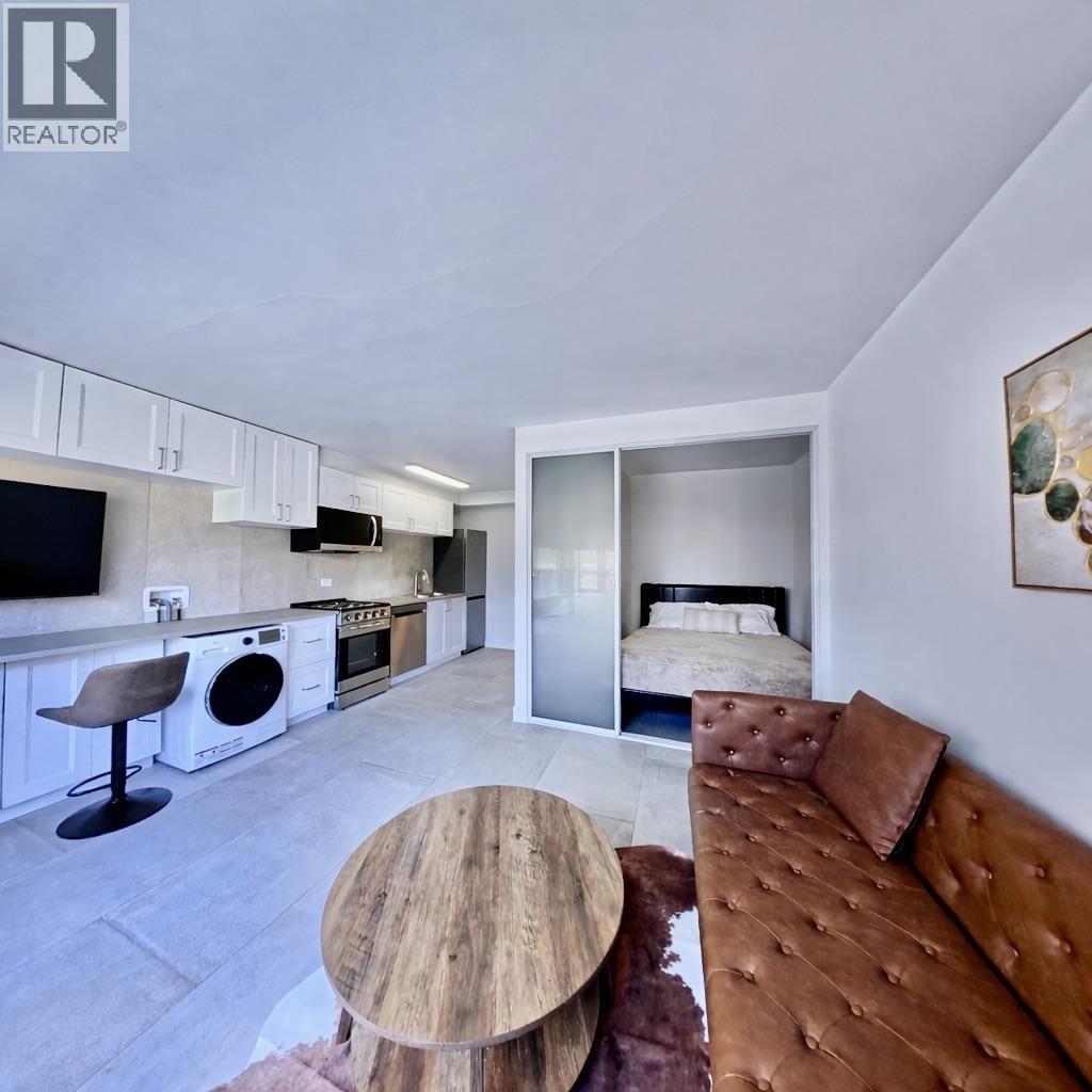 207 1540 HARO STREET