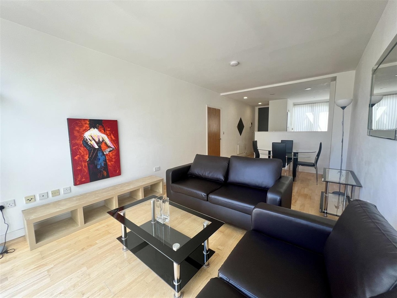 2 Bed Flat, Crown St, LS2, N1 7GU