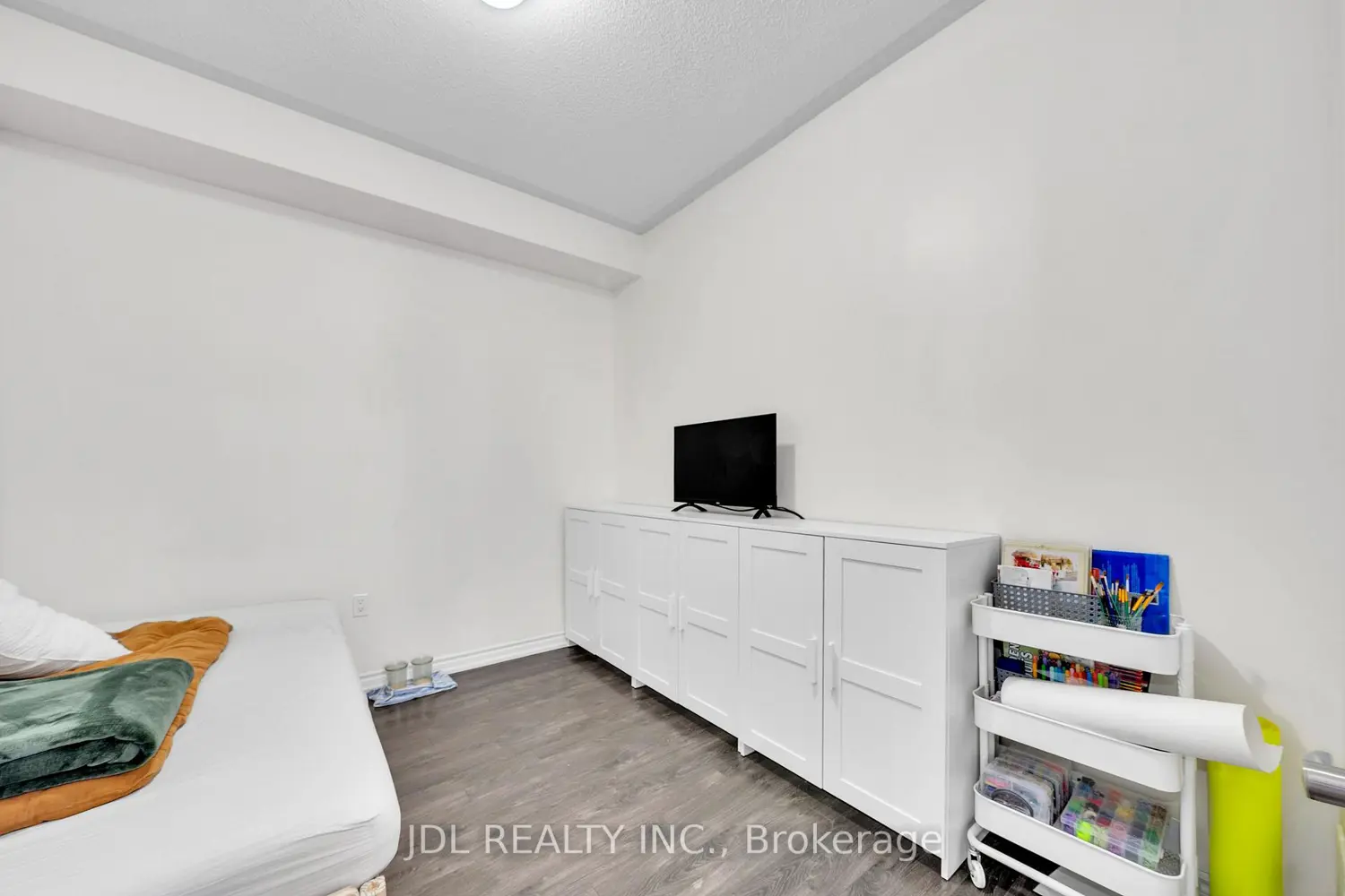 Additional image 8 of 376 Miller Park Avenue