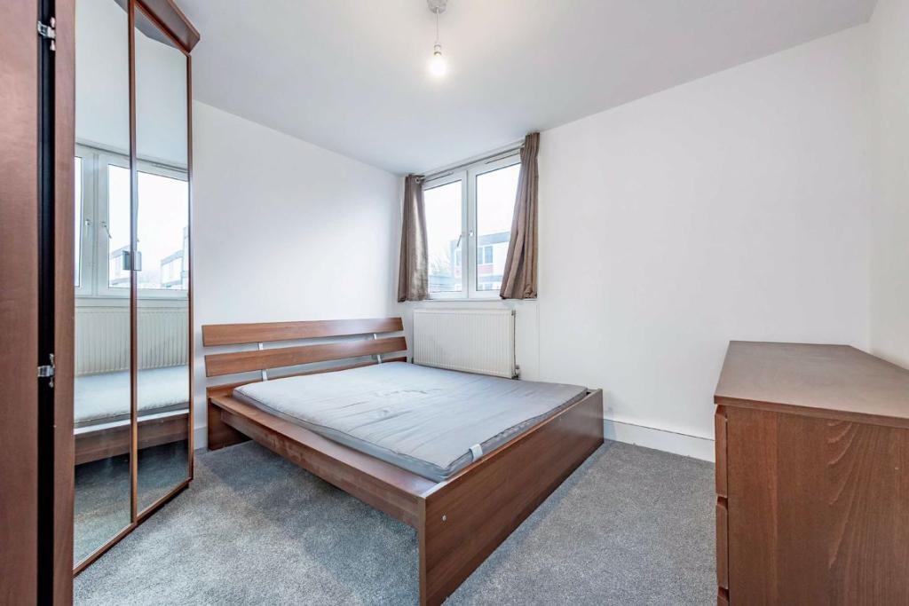 Additional image 8 of 3 Bed Maisonette, Thomas Baines Road, SW11, N1 7GU
