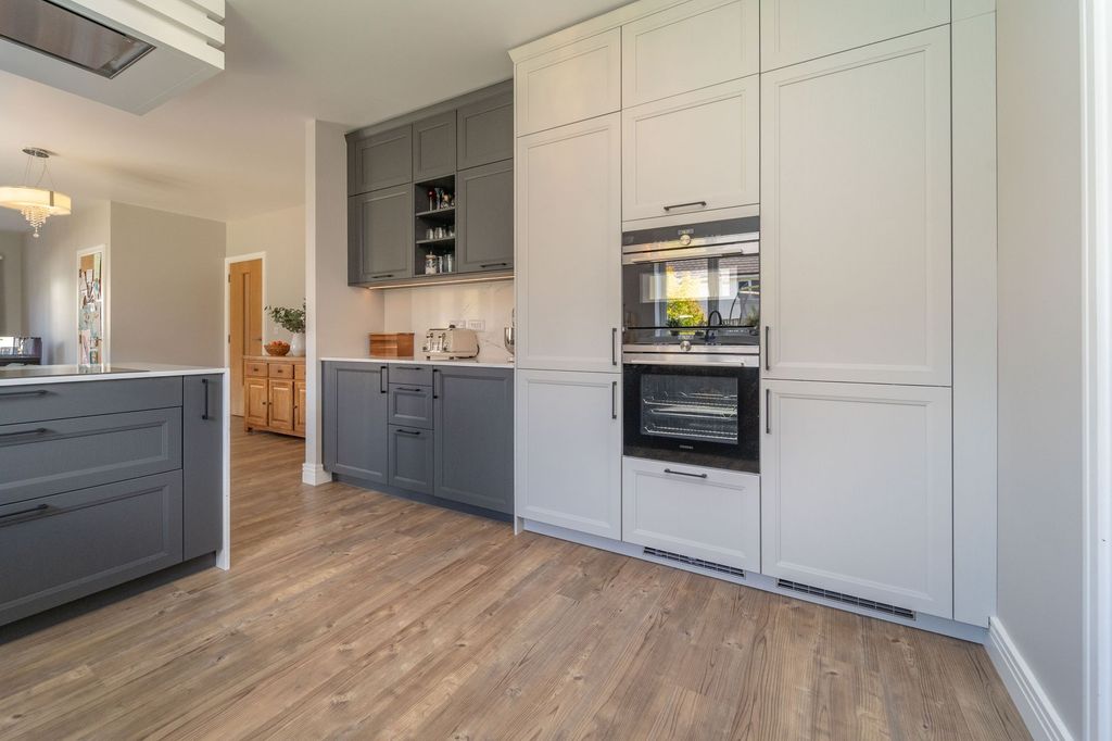 Additional image 6 of 5 bed detached house for sale26 West Cairn View, Murieston, Livingston EH54