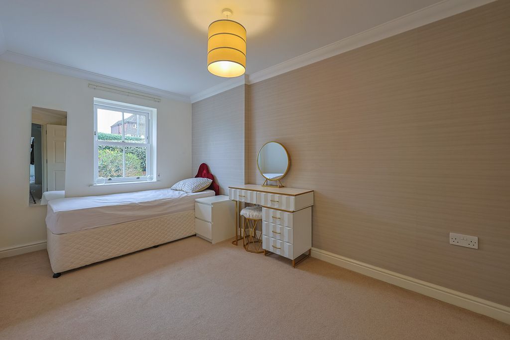 Additional image 14 of 2 bed flat for saleWest Hill, Oxted RH8