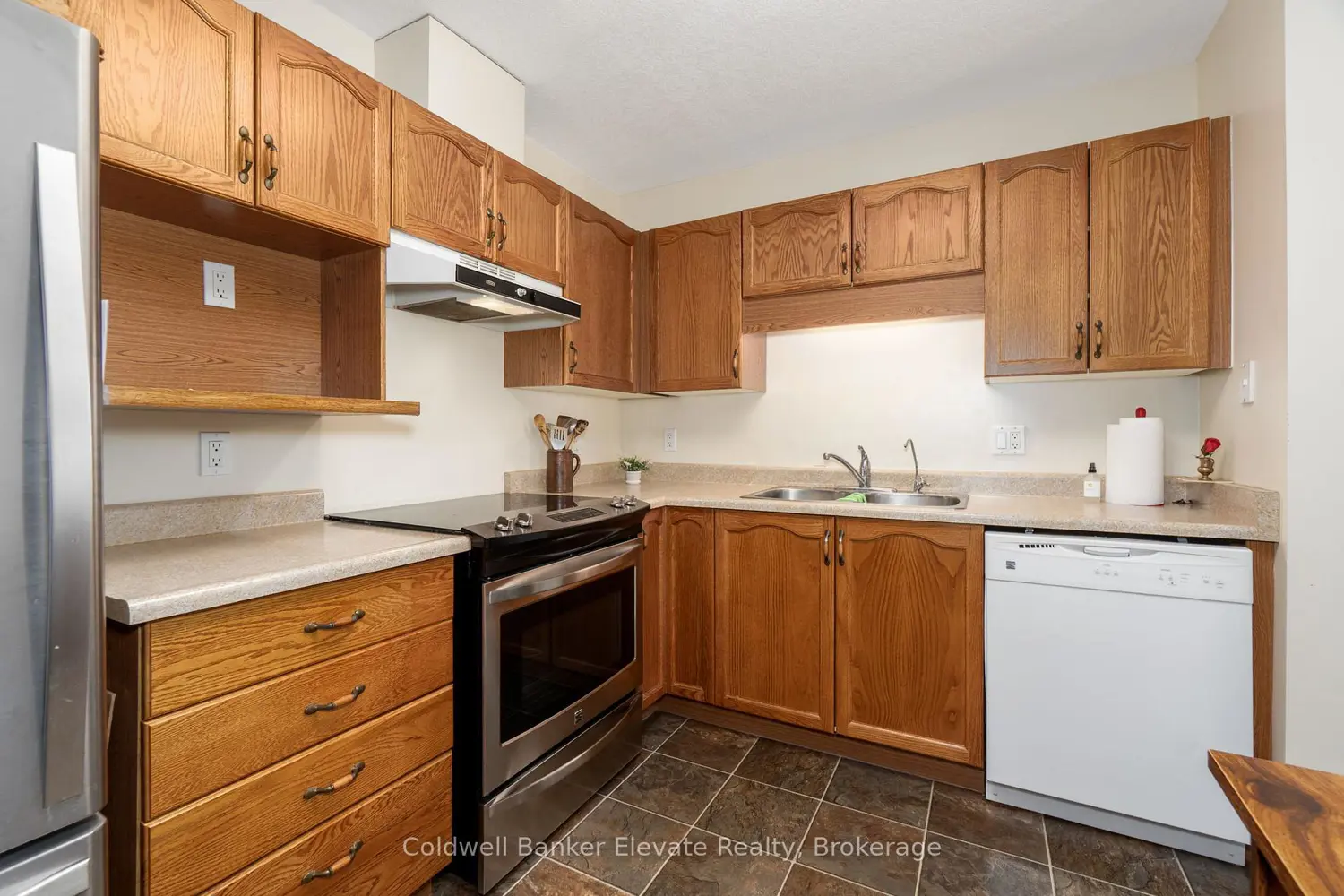 Additional image 4 of 2705 Kingsway Drive 42