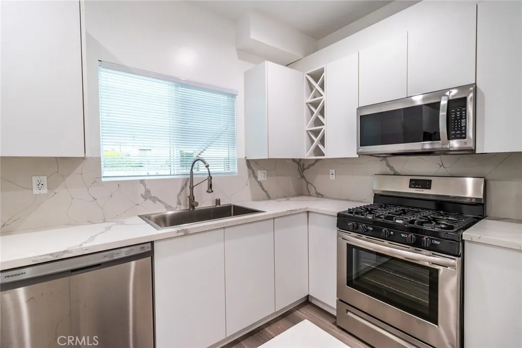 Additional image 32 of 2152 S West View, Los Angeles, CA 90016