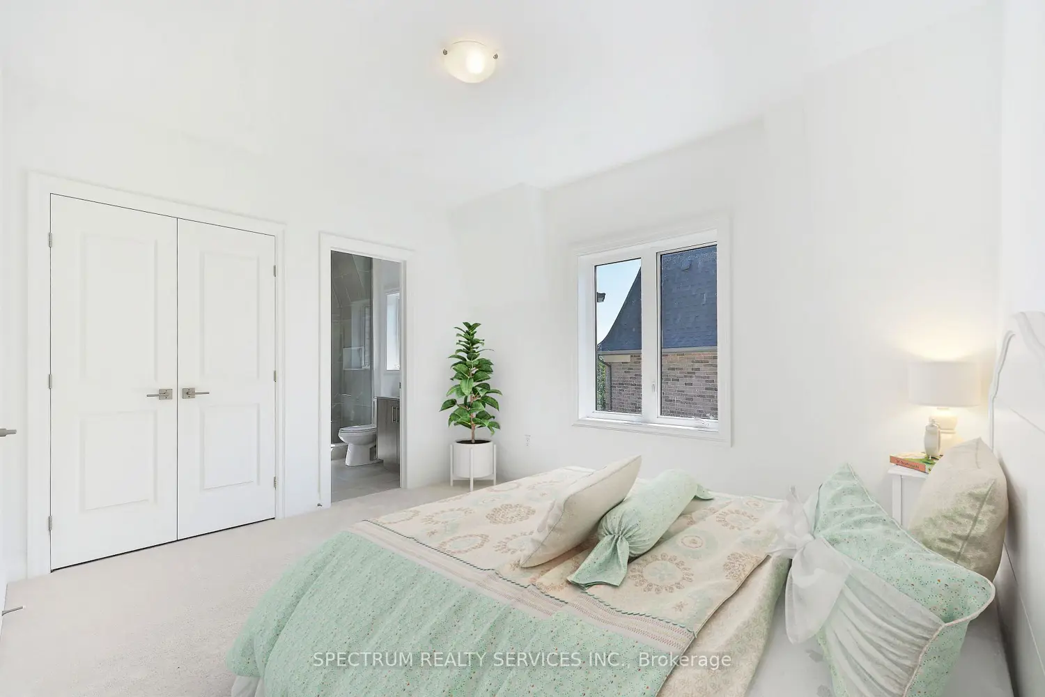 Additional image 12 of 19 Swamp Sparrow Court