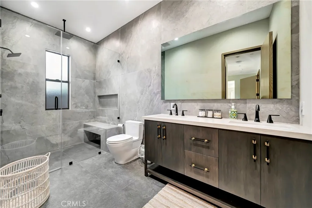 Additional image 104 of 19225 Rosita St, Tarzana, CA 91356