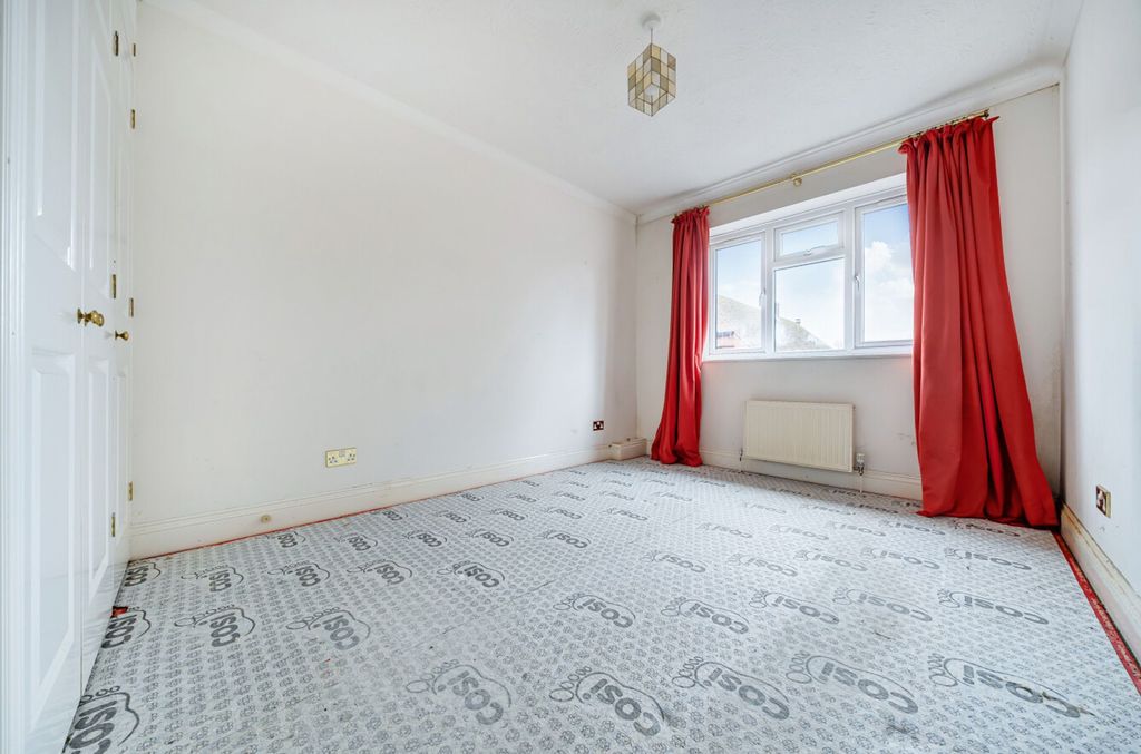 Additional image 15 of 3 bed flat for saleTudor Close, Chichester PO19