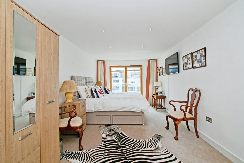 Additional image 32 of 3 bed flat for salePentire Avenue, Pentire, Newquay, Cornwall TR7