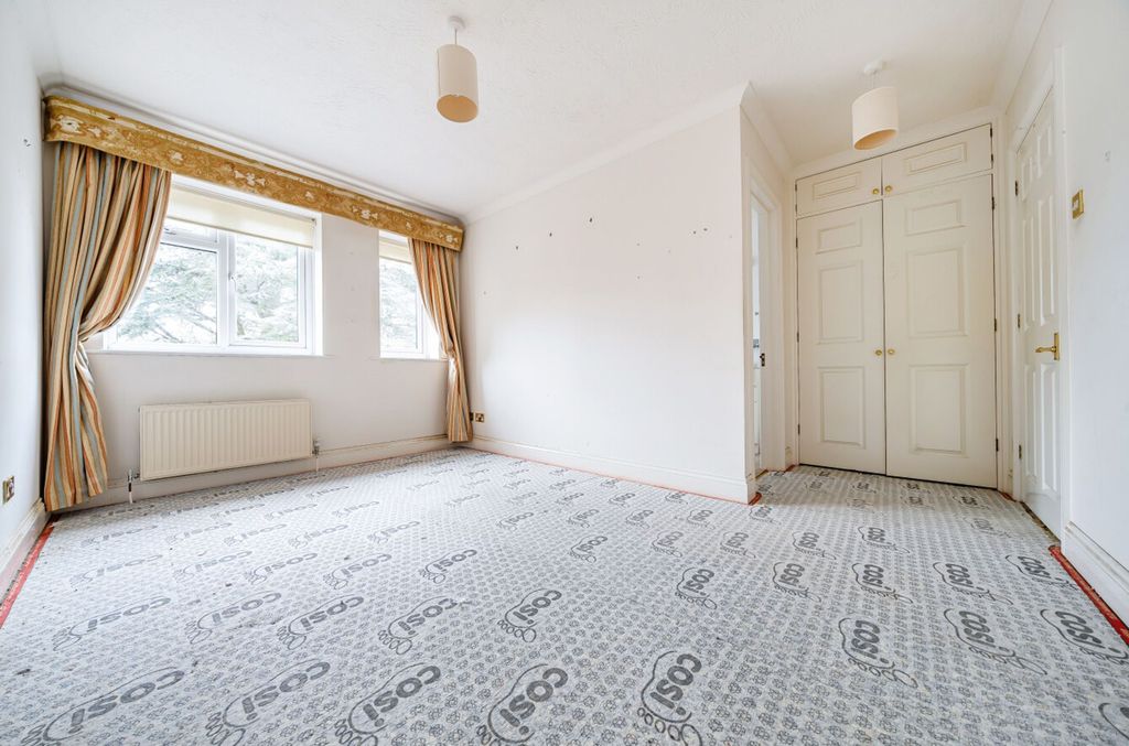 Additional image 12 of 3 bed flat for saleTudor Close, Chichester PO19