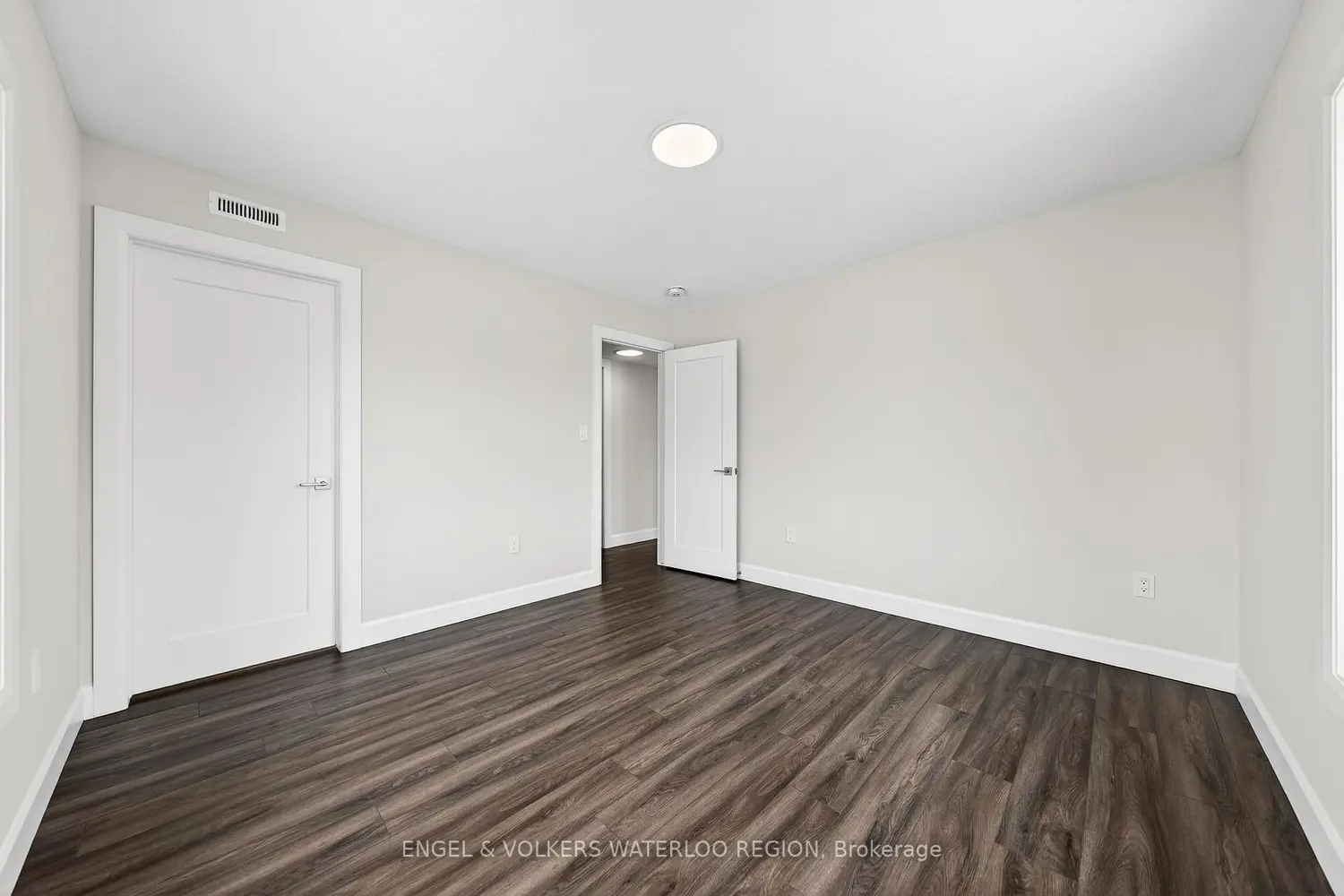 Additional image 13 of 3202 Vivian Line 49