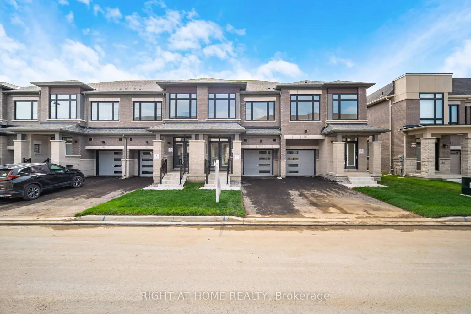 77 Singhampton Road, Vaughan photo 2