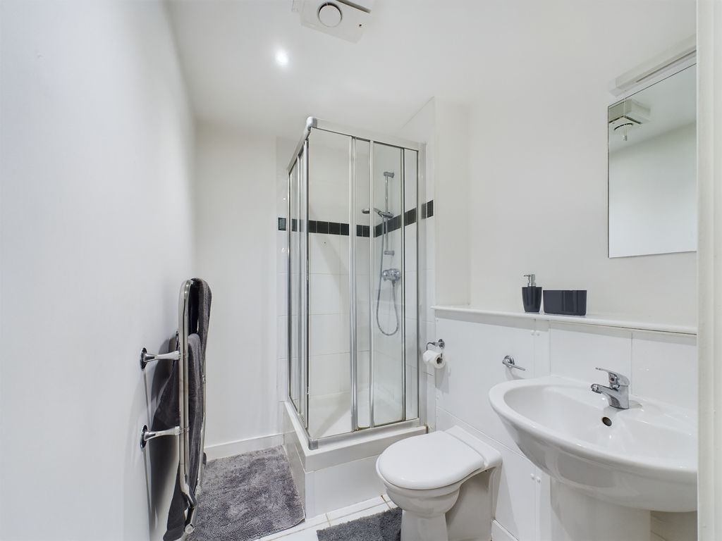 Additional image 20 of 3 bed flat for saleQueens Court, 50 Dock Street, Hull, East Riding Of Yorkshire HU1