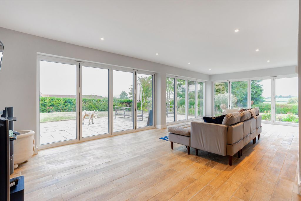 Additional image 6 of 6 bed detached house for saleLenchwick, Evesham, Worcestershire WR11