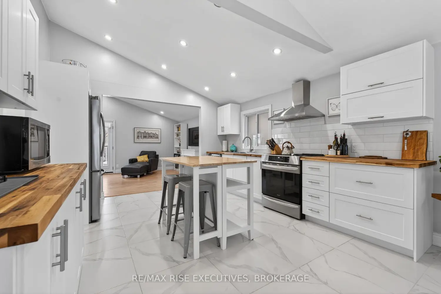 Additional image 8 of 1302 Montreal Street