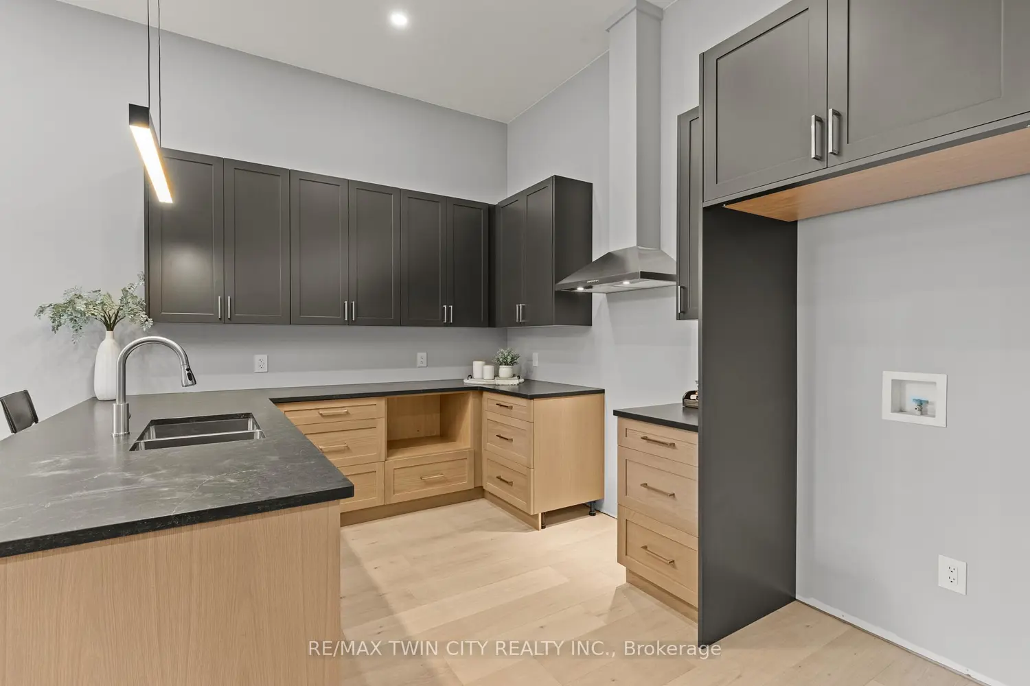 Additional image 5 of 139 King Edward Street