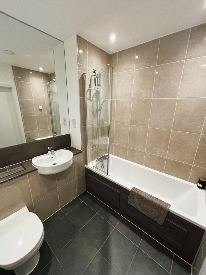 Additional image 6 of 1 Bed Flat, Palmitine House, SW11, N1 7GU