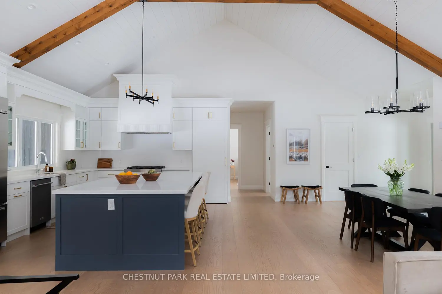 Additional image 6 of 675528 Hurontario Street